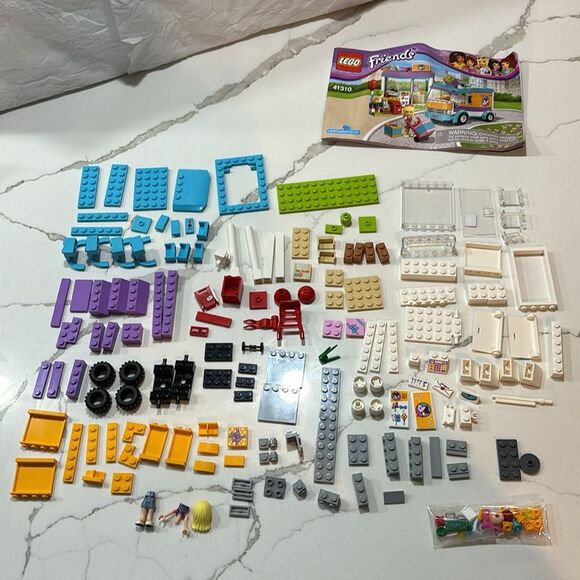 Lego Friends | 41310 Heartlake Gift Delivery Complete Set Legos - Picture 3 of 8